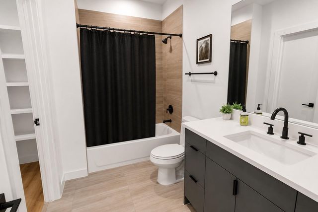 6742 Peerless Street B, Houston, TX 77021