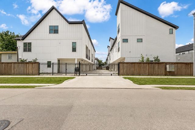 6742 Peerless Street B, Houston, TX 77021