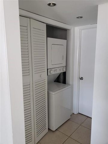 4951 Wedgewood Way 2, West Palm Beach, FL 33417