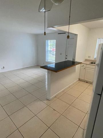 4951 Wedgewood Way 2, West Palm Beach, FL 33417