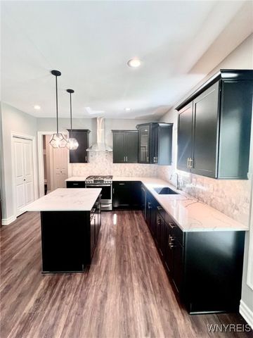 7290 Woodhaven Drive, Lockport Town, NY 14094