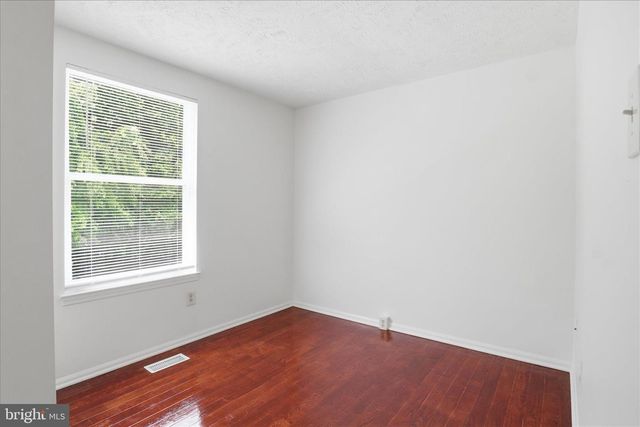 4749 HERSAND CT, Woodbridge, VA 22193