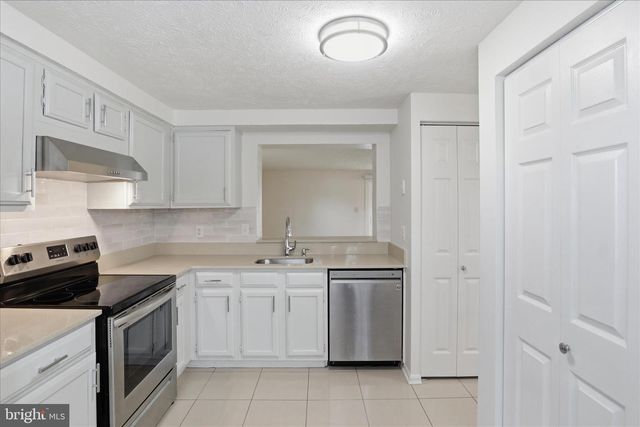 4749 HERSAND CT, Woodbridge, VA 22193