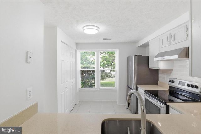 4749 HERSAND CT, Woodbridge, VA 22193