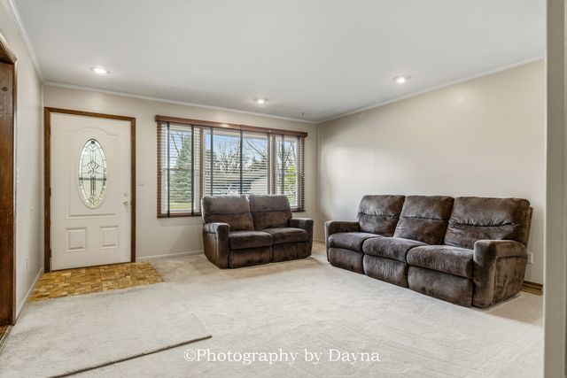 913 Southgate Road, New Lenox, IL 60451
