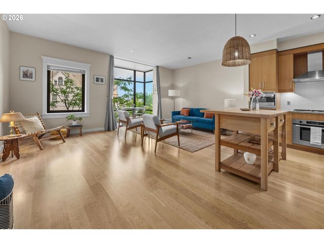 2351 Nw WESTOVER Rd 315, Portland, OR 97210