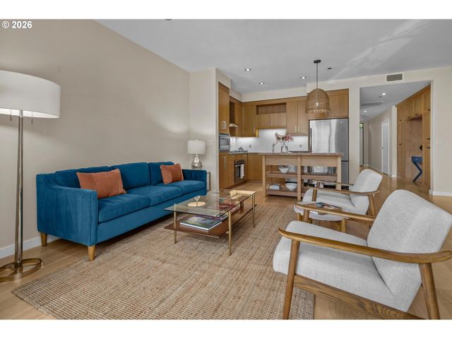 2351 Nw WESTOVER Rd 315, Portland, OR 97210