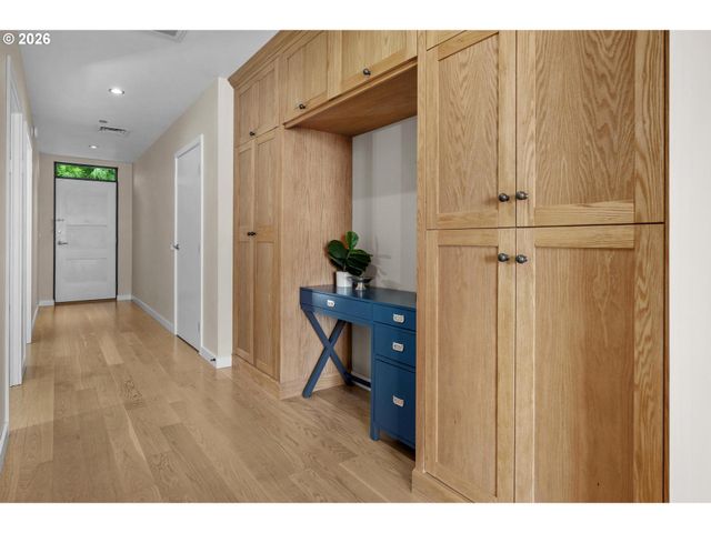 2351 Nw WESTOVER Rd 315, Portland, OR 97210