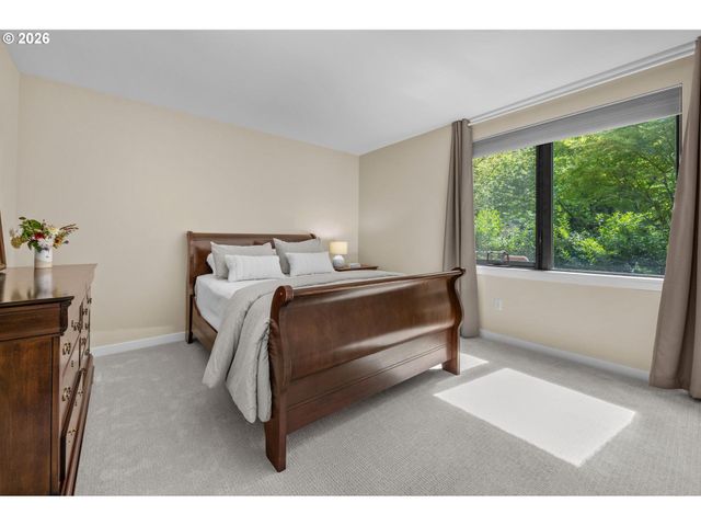 2351 Nw WESTOVER Rd 315, Portland, OR 97210