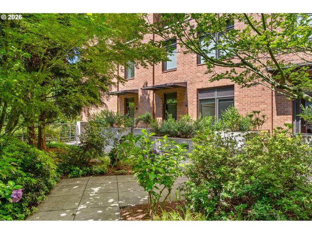 2351 Nw WESTOVER Rd 315, Portland, OR 97210
