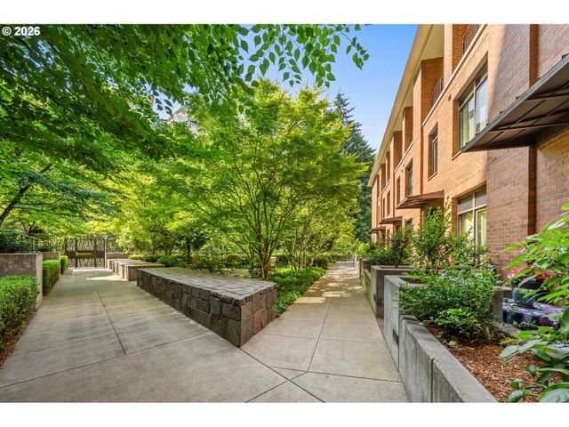 2351 Nw WESTOVER Rd 315, Portland, OR 97210
