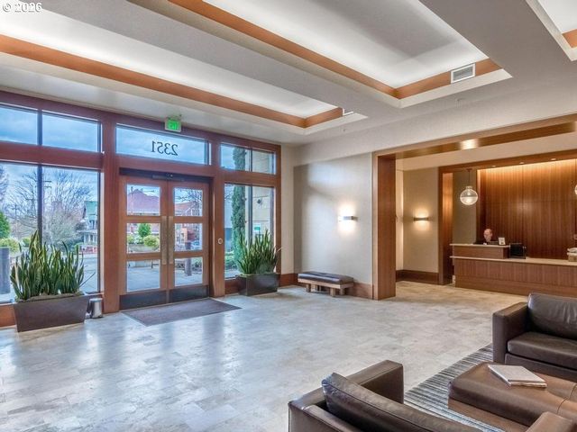 2351 Nw WESTOVER Rd 315, Portland, OR 97210