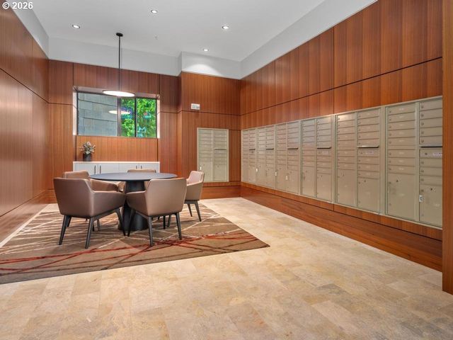 2351 Nw WESTOVER Rd 315, Portland, OR 97210