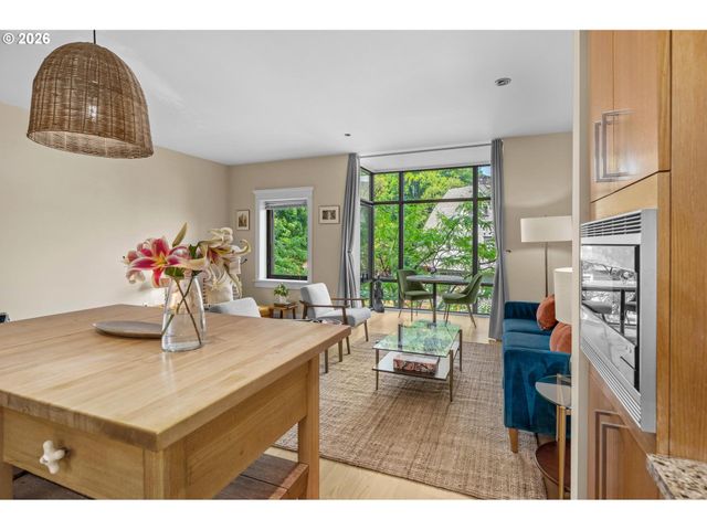 2351 Nw WESTOVER Rd 315, Portland, OR 97210