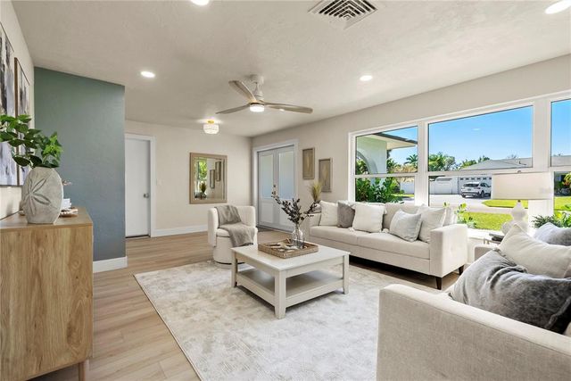 4568 40TH STREET S, St Petersburg, FL 33711