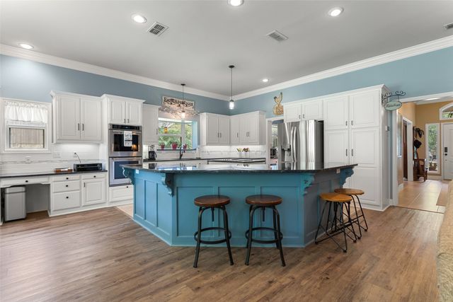 1340 Bridle Path, Lindale, TX 75771