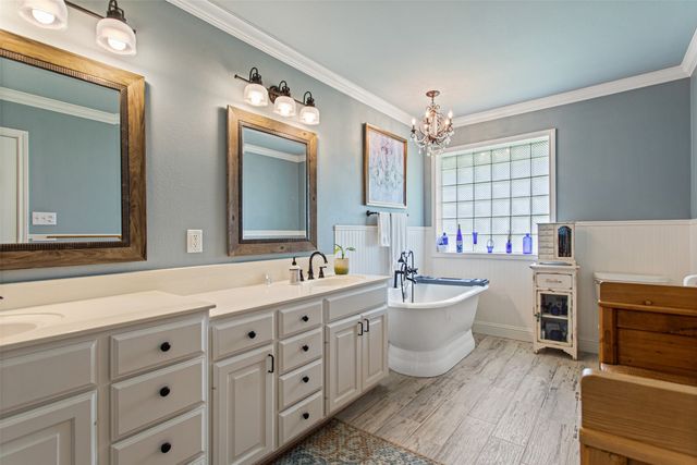 1340 Bridle Path, Lindale, TX 75771