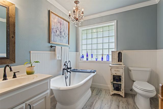 1340 Bridle Path, Lindale, TX 75771