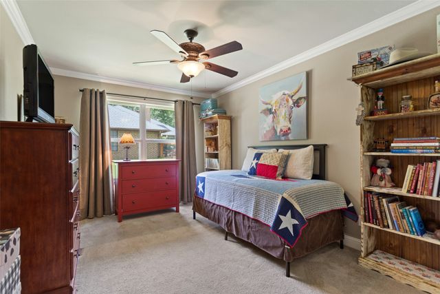 1340 Bridle Path, Lindale, TX 75771