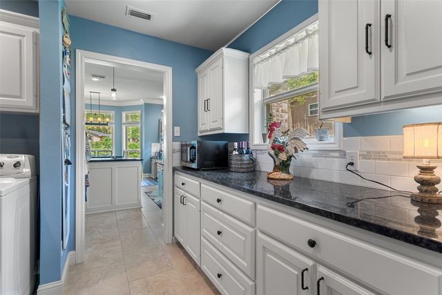 1340 Bridle Path, Lindale, TX 75771