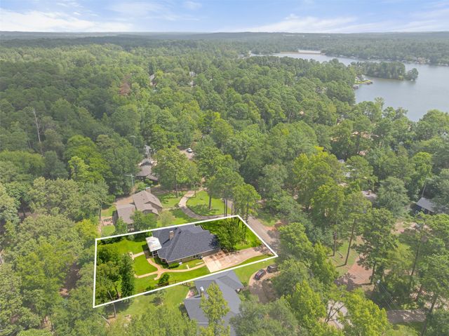 1340 Bridle Path, Lindale, TX 75771