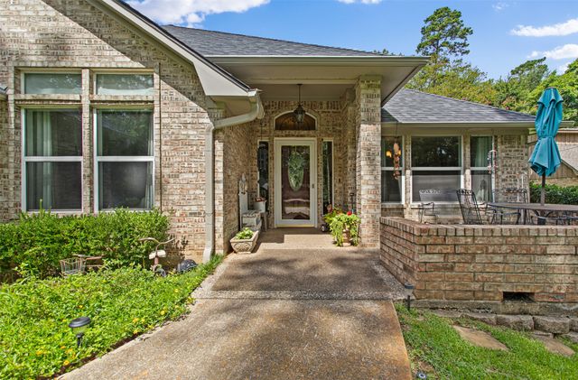 1340 Bridle Path, Lindale, TX 75771