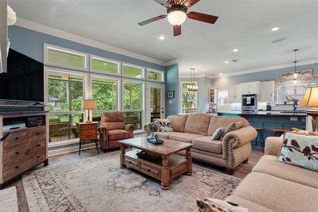 1340 Bridle Path, Lindale, TX 75771