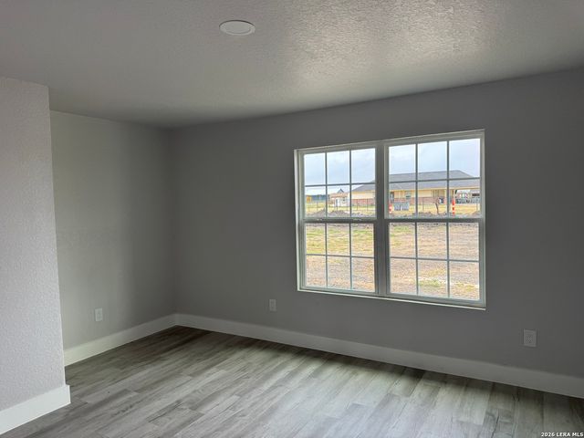 472 County Rd. 679, Natalia, TX 78059