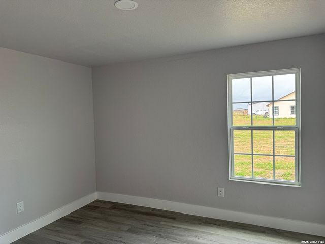 472 County Rd. 679, Natalia, TX 78059