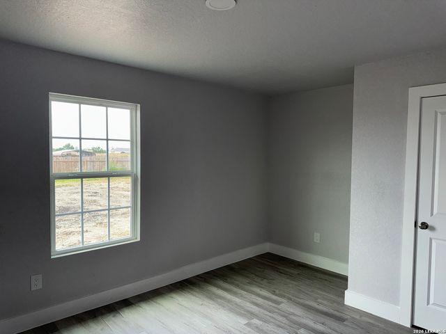 472 County Rd. 679, Natalia, TX 78059