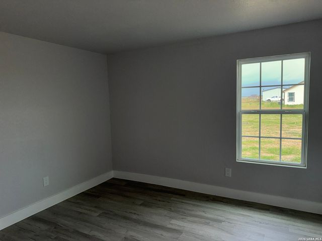 472 County Rd. 679, Natalia, TX 78059