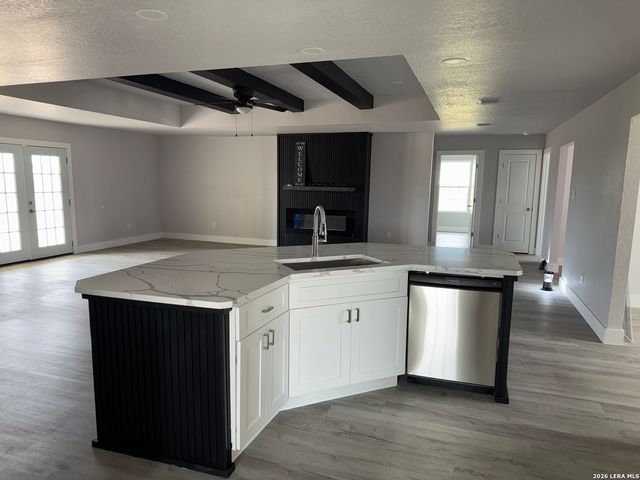 472 County Rd. 679, Natalia, TX 78059