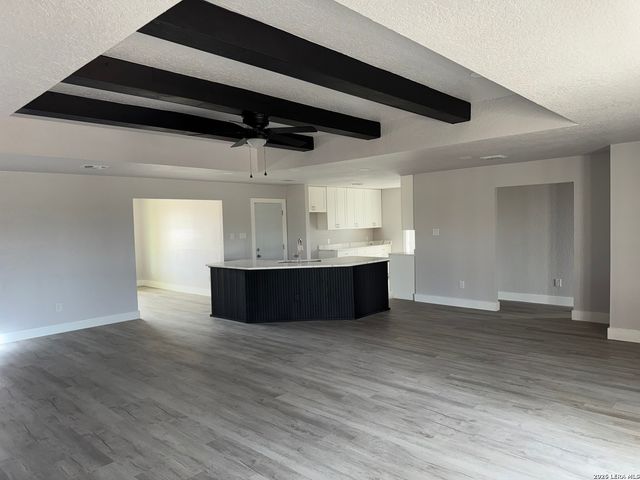 472 County Rd. 679, Natalia, TX 78059
