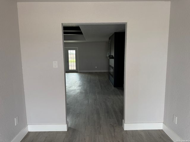 472 County Rd. 679, Natalia, TX 78059