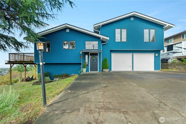 205 Beacon Hill Drive, Hoquiam, WA 98550