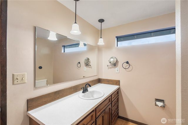 205 Beacon Hill Drive, Hoquiam, WA 98550