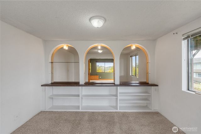 205 Beacon Hill Drive, Hoquiam, WA 98550