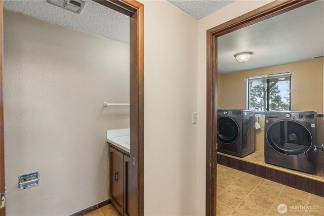 205 Beacon Hill Drive, Hoquiam, WA 98550