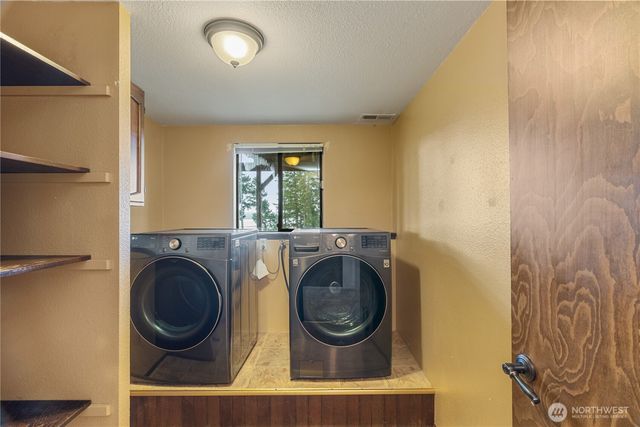 205 Beacon Hill Drive, Hoquiam, WA 98550