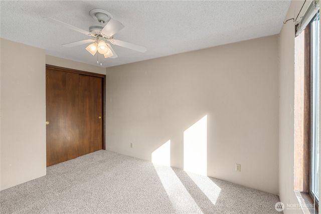 205 Beacon Hill Drive, Hoquiam, WA 98550