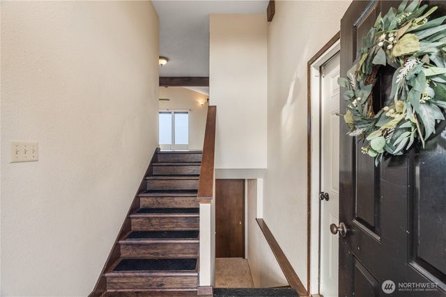 205 Beacon Hill Drive, Hoquiam, WA 98550