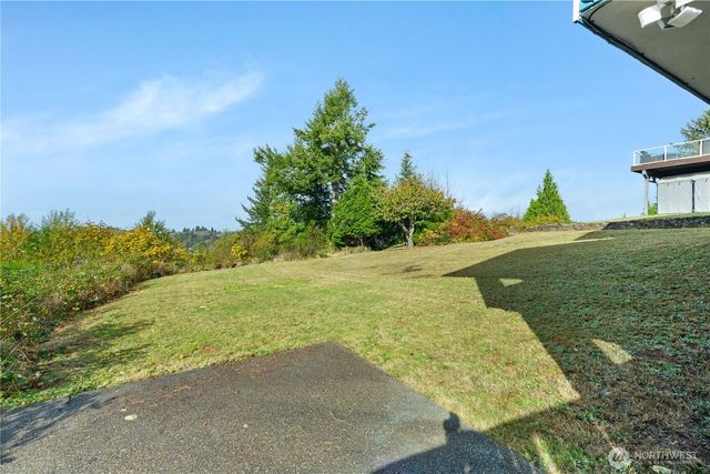 205 Beacon Hill Drive, Hoquiam, WA 98550