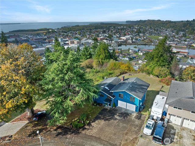 205 Beacon Hill Drive, Hoquiam, WA 98550
