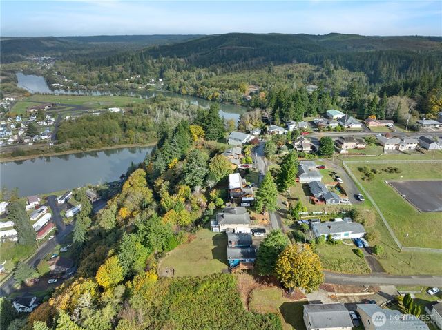 205 Beacon Hill Drive, Hoquiam, WA 98550