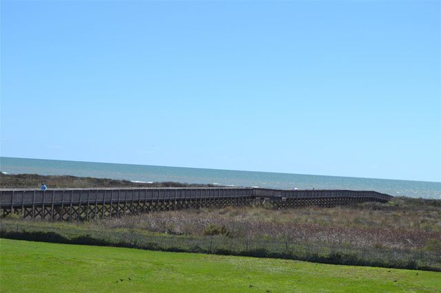 4141 Pointe West Drive 102, Galveston, TX 77554