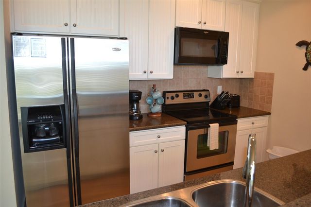 4141 Pointe West Drive 102, Galveston, TX 77554