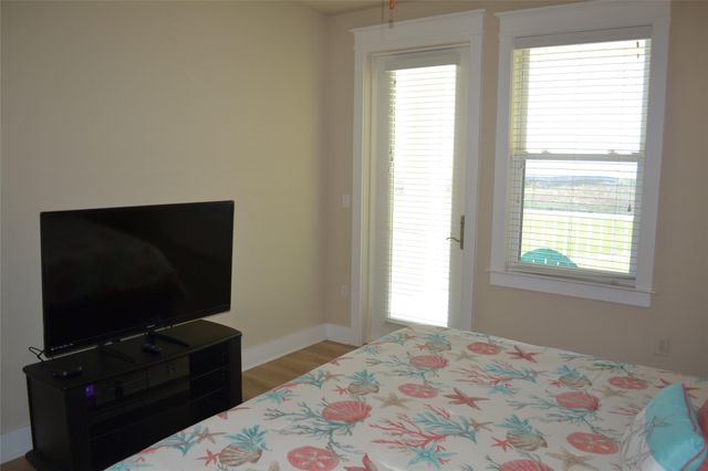 4141 Pointe West Drive 102, Galveston, TX 77554