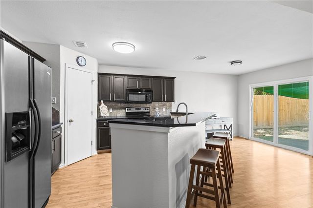 7609 Timber Crest Dr, Corpus Christi, TX 78413