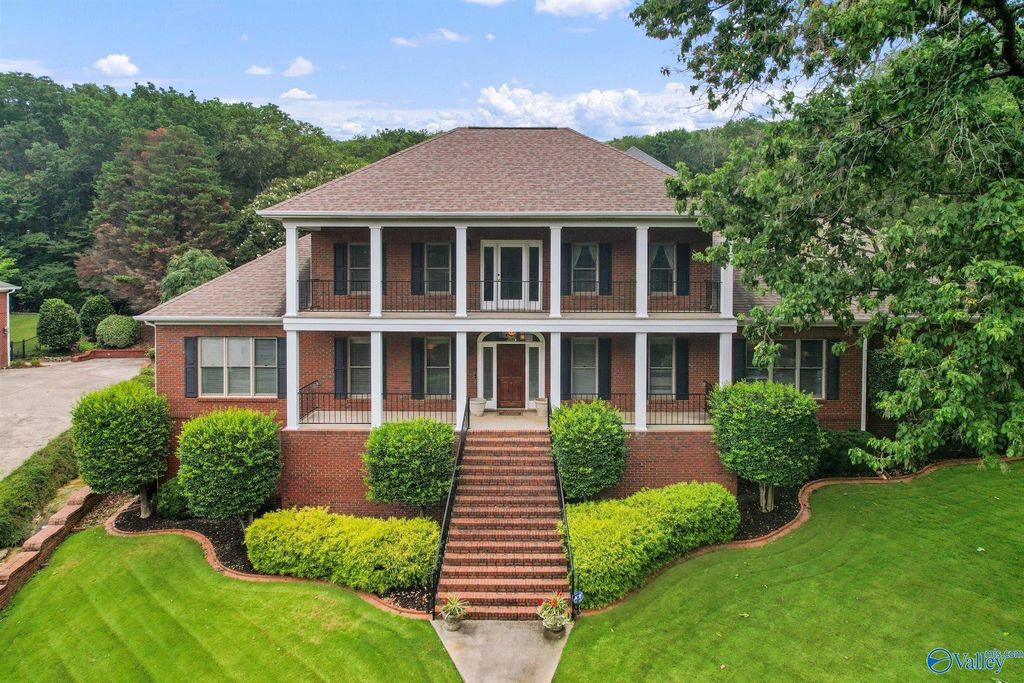 2112 Smoketree Trail NE, Huntsville, AL 35811