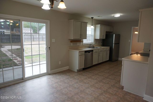 407 Sundown Court, Hubert, NC 28539